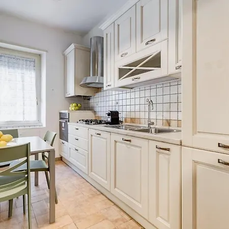 Bdc - Charming 2-bdr!