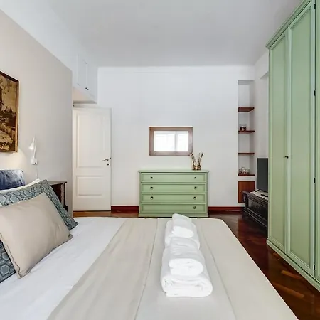 Bdc - Charming 2-bdr! Roma