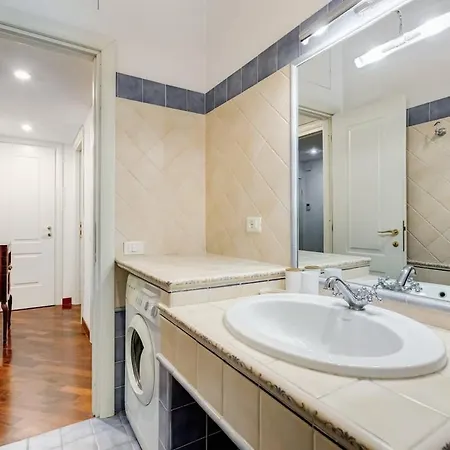 Bdc - Charming 2-bdr! * ローマ